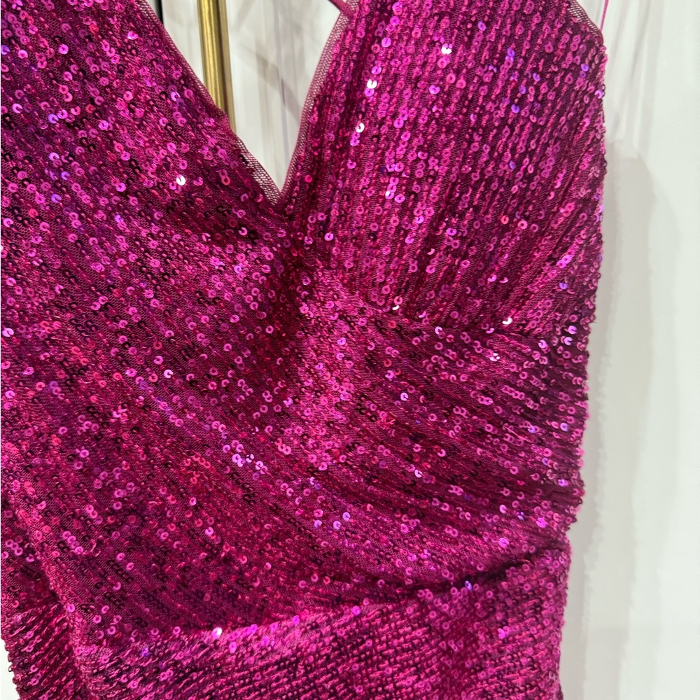 Beautiful fuschia sequin floor length dress - Picture 2 of 7